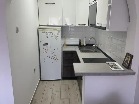 Izdavanje, trosoban stan, 55m², Čukarica, Beograd - image 10