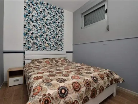 Izdavanje, jednosoban stan, 50m², Kumbor, Herceg Novi - image 5