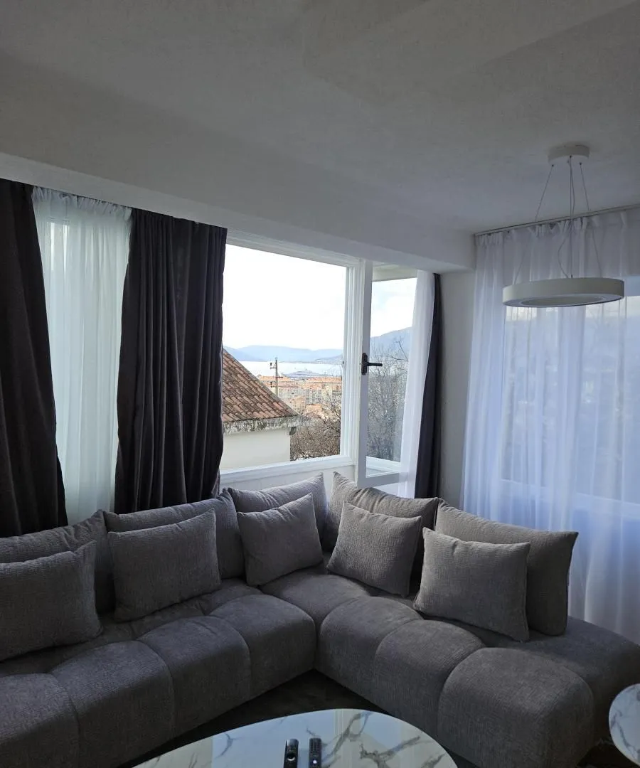 Rent, one bedroom apartment, 56m², Kalimanj, Tivat