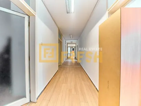 Izdavanje, poslovni prostor, 228m², Preko Morače, Podgorica - image 23