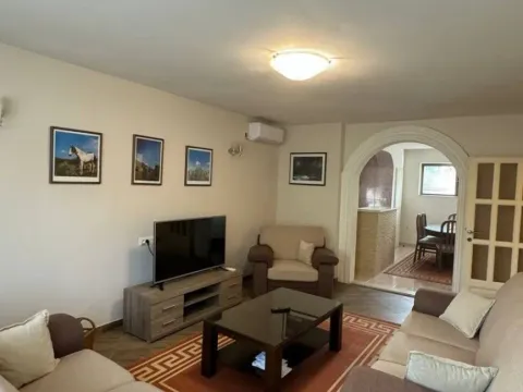 Prodaja, jednosoban stan, 60m², Centar, Podgorica - image 1