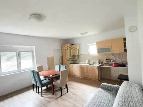 Izdavanje, kuća, 145m², Tomba, Bar - image 10