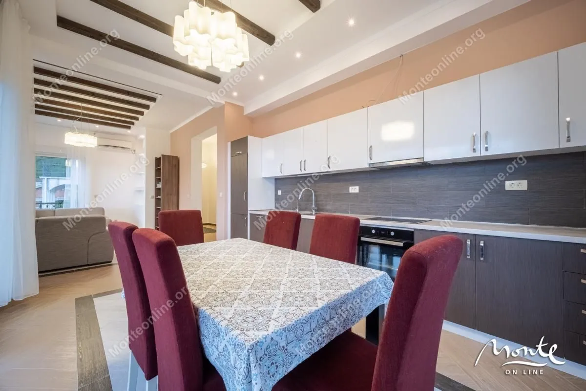 Sale, house, 103m², Risan, Kotor