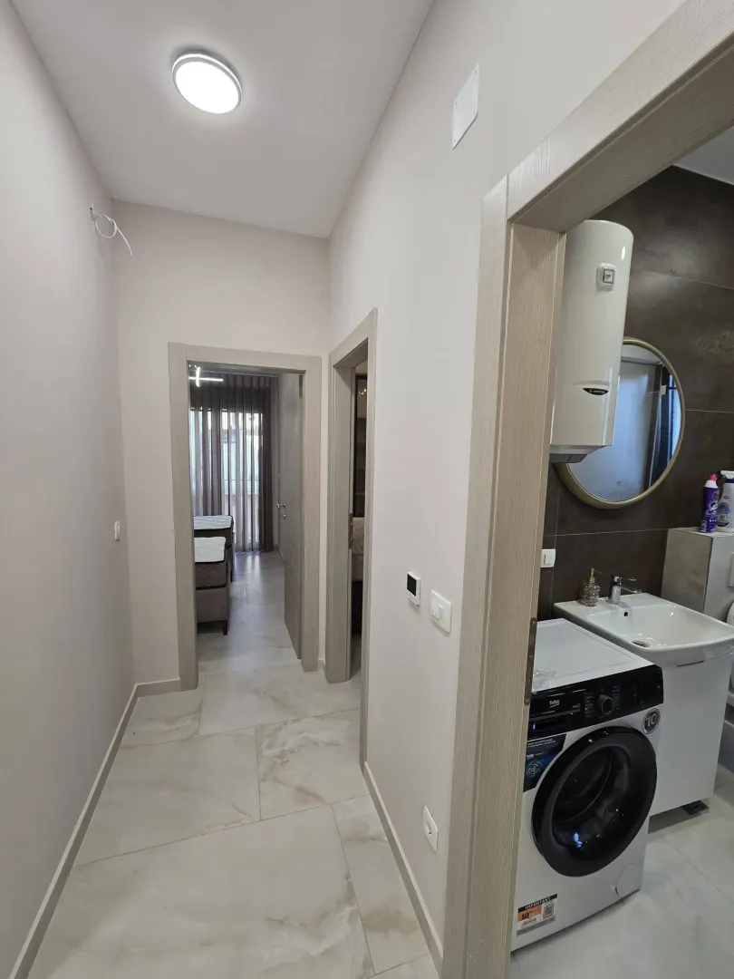 Izdavanje, dvosoban stan, 70m², Pod Kuk, Tivat