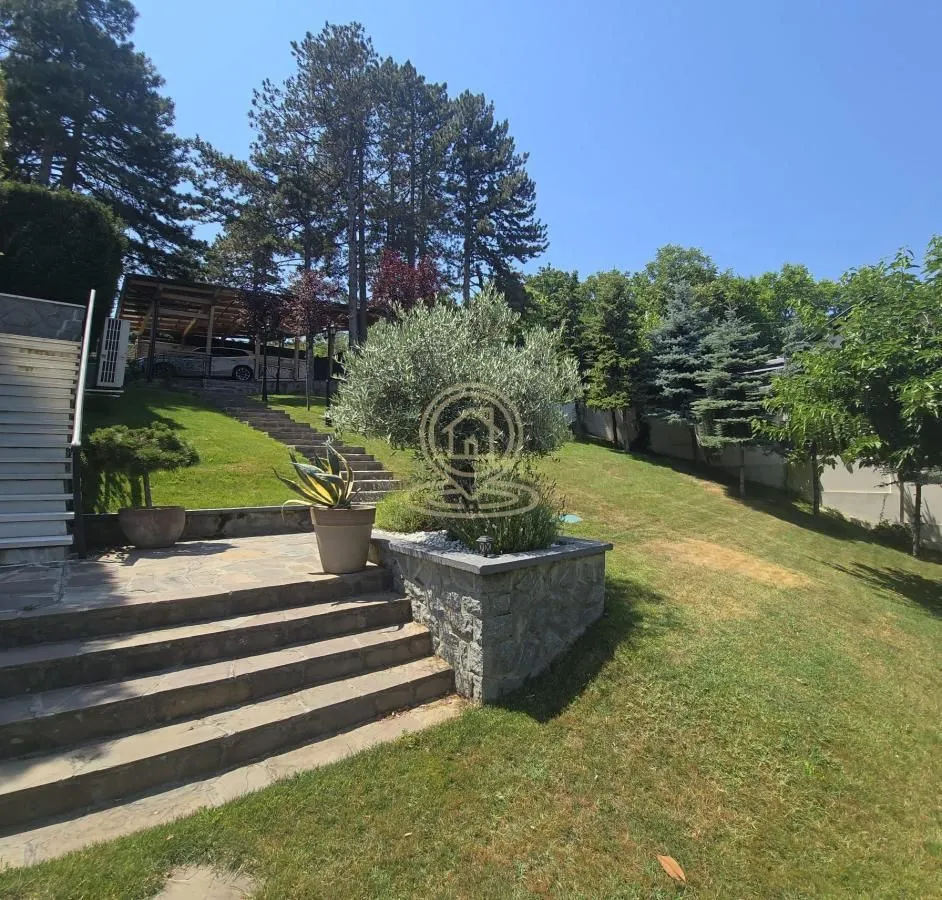 Prodaja, kuća, 402m², Sremska Kamenica, Petrovaradin