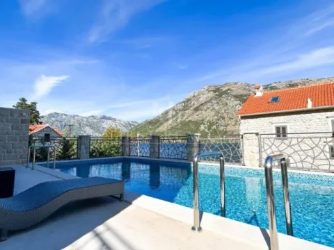 Prodaja, kuća, 690m², Stoliv, Kotor