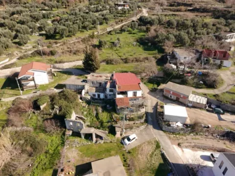 Prodaja, kuća, 284m², Dobre Vode, Bar