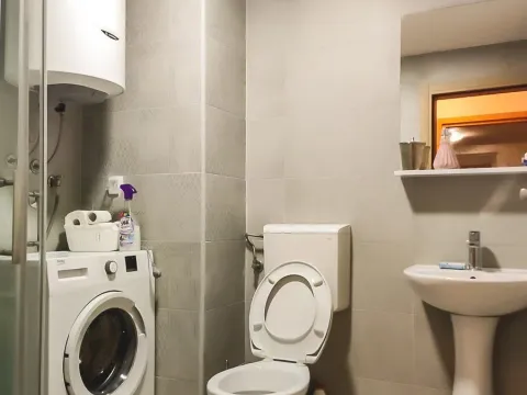 Izdavanje, dvosoban stan, 55m², Centar, Podgorica - image 2