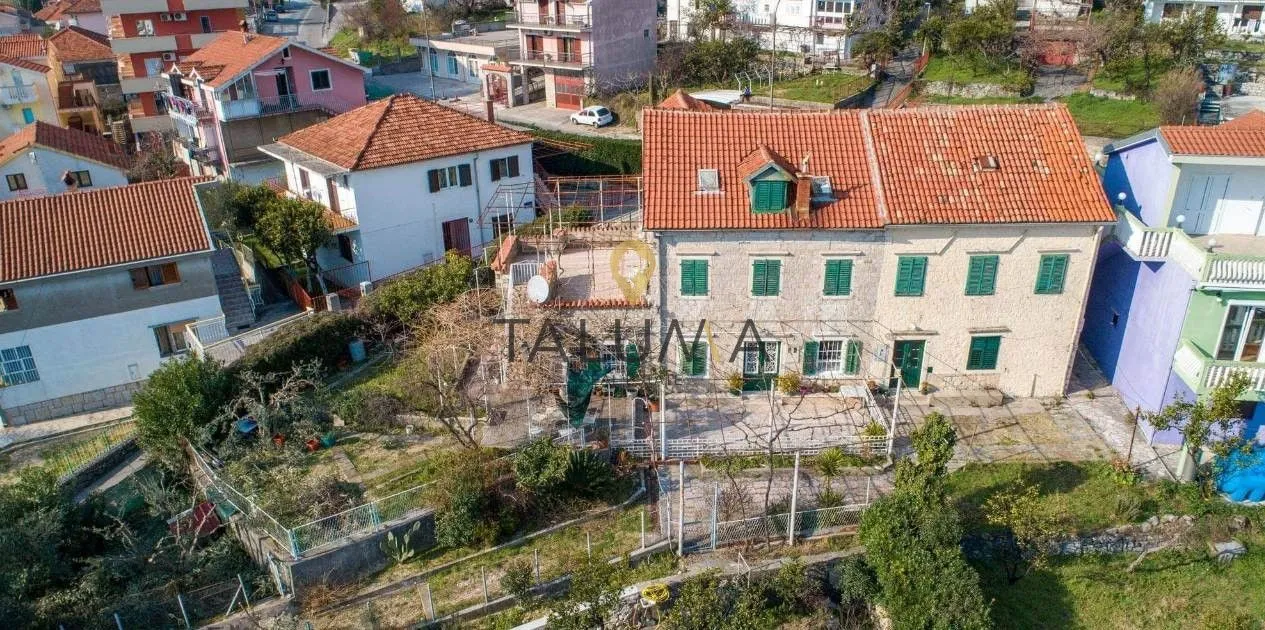 Prodaja, kuća, 318m², Centar, Herceg Novi