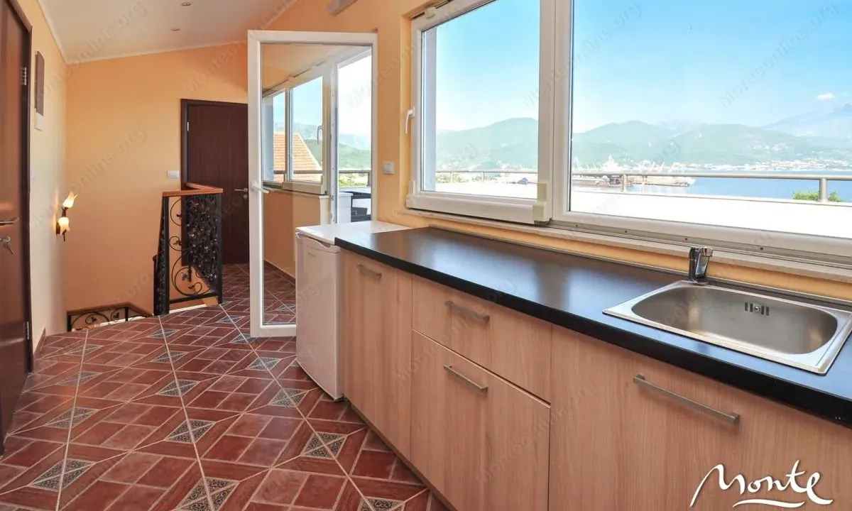 Sale, house, 260m², Bijela, Herceg Novi