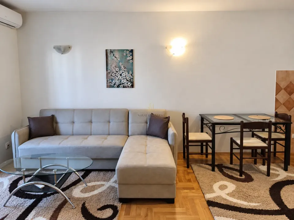 Prodaja, jednosoban stan, 42m², Stari Aerodrom, Podgorica