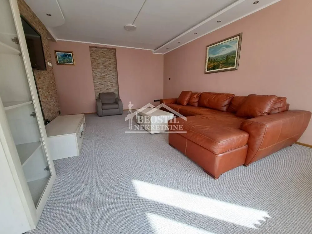 Izdavanje, trosoban stan, 82m², Lion, Zvezdara Sve Podlokacije