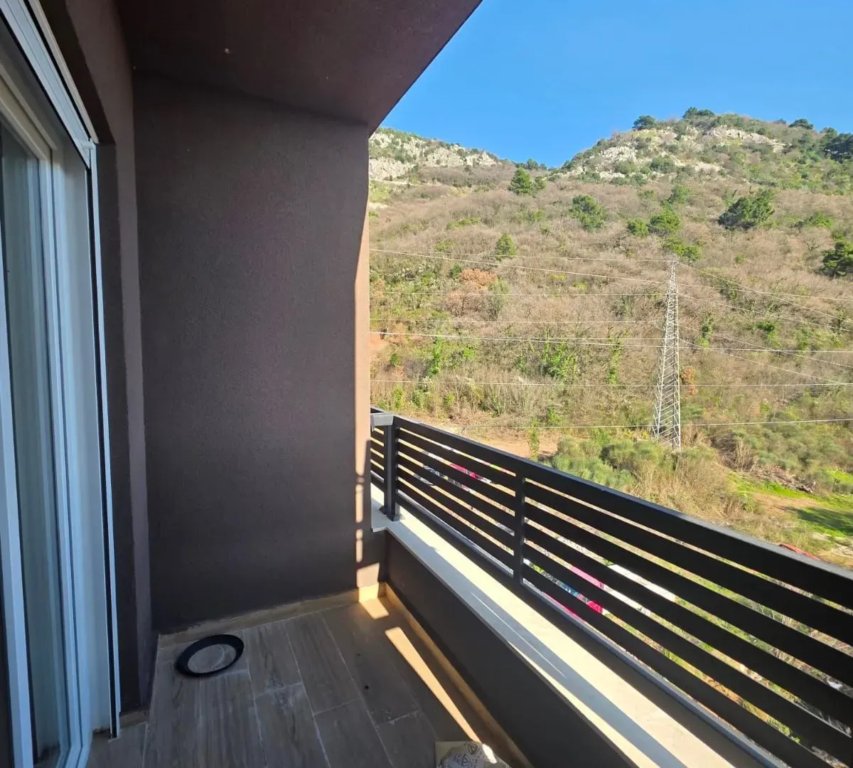 Prodaja, jednosoban stan, 45m², Lazi, Budva