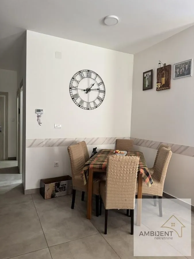Prodaja, trosoban stan, 71m², Stari Banovci, Stara Pazova
