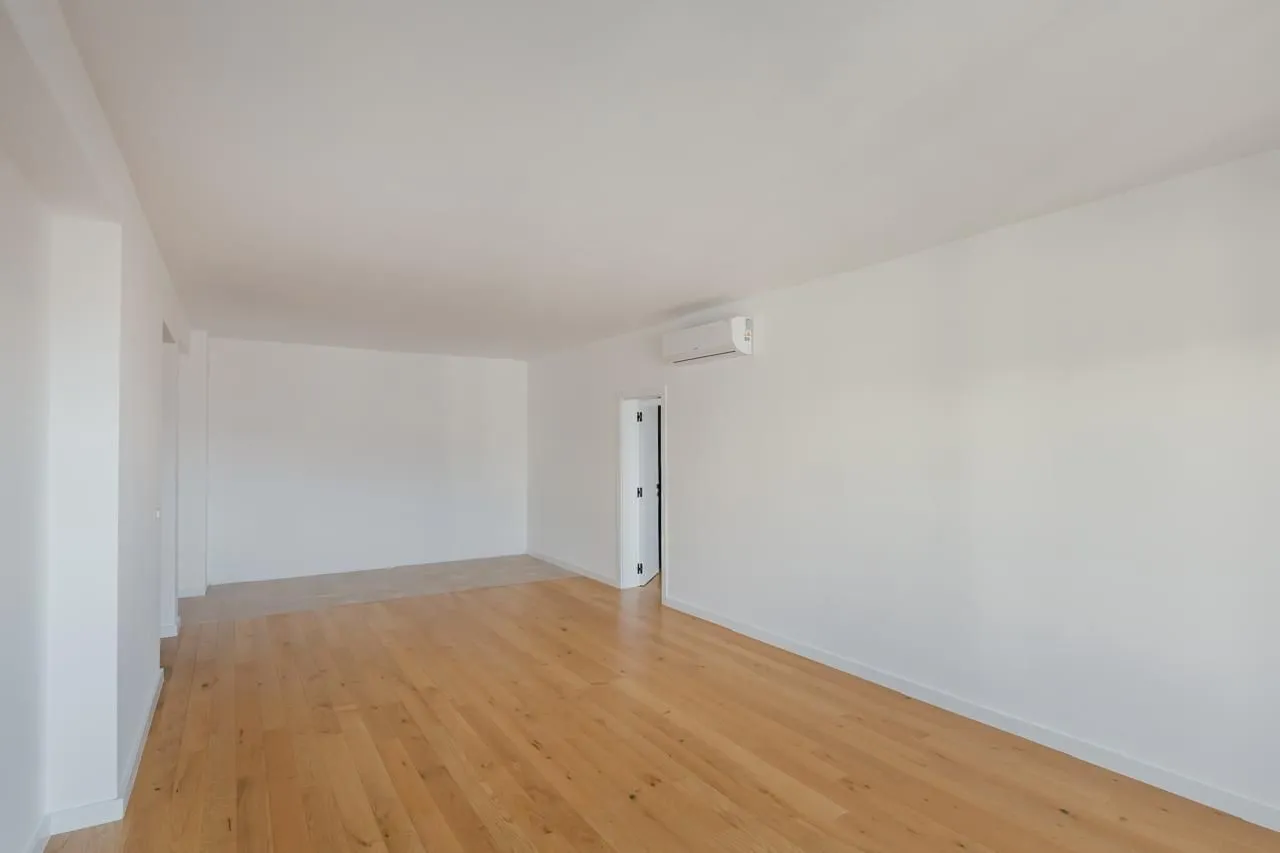 Sale, three bedroom apartment, 128m², Centar, Bar