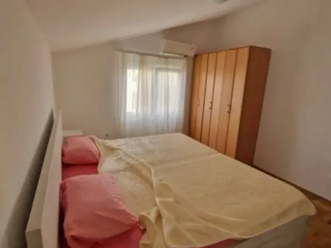 Izdavanje, dvosoban stan, 115m², Tološi, Podgorica - image 6