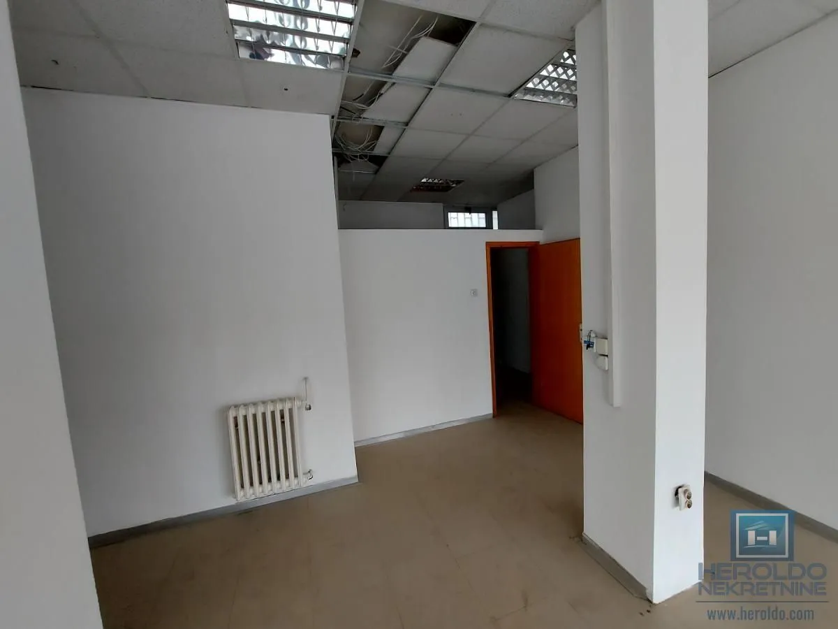 Rent, office space, 98m², Pijaca, Jagodina