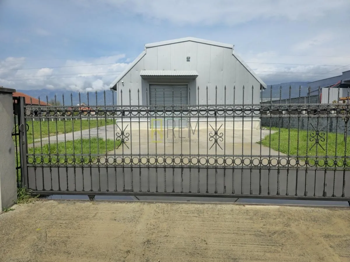 Rent, office space, 270m², Spuž, Danilovgrad
