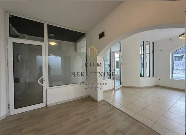 Izdavanje, poslovni prostor, 39m², Podgorica, Crna Gora