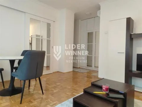 Izdavanje, dvosoban stan, 46m², Savski Venac, Beograd - image 2