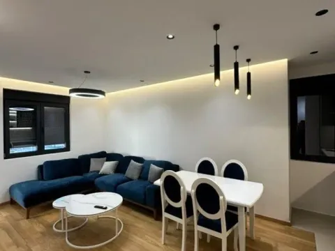 Izdavanje, dvosoban stan, 53m², City Kvart, Podgorica - image 9