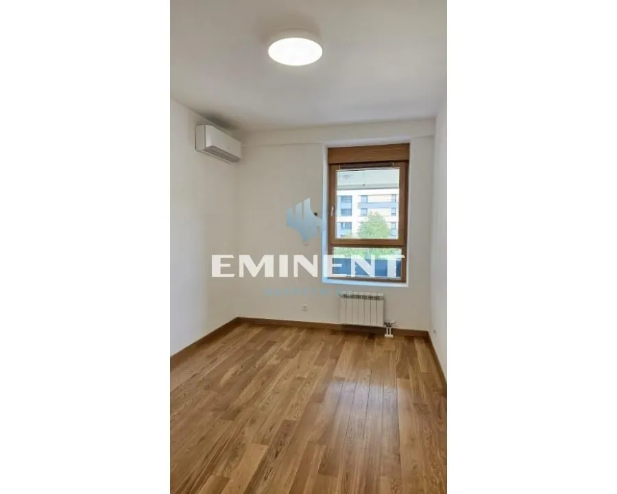 Izdavanje, četvorosoban stan, 107m², Novi Beograd Blok 65, Novi Beograd Sve Podlokacije