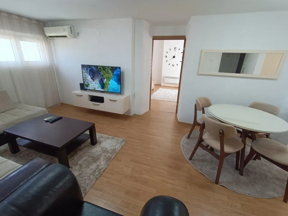 Izdavanje, dvosoban stan, 58m², Centar, Podgorica