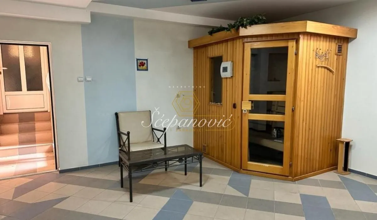 Prodaja, stan, 193m², Centar, Novi Sad