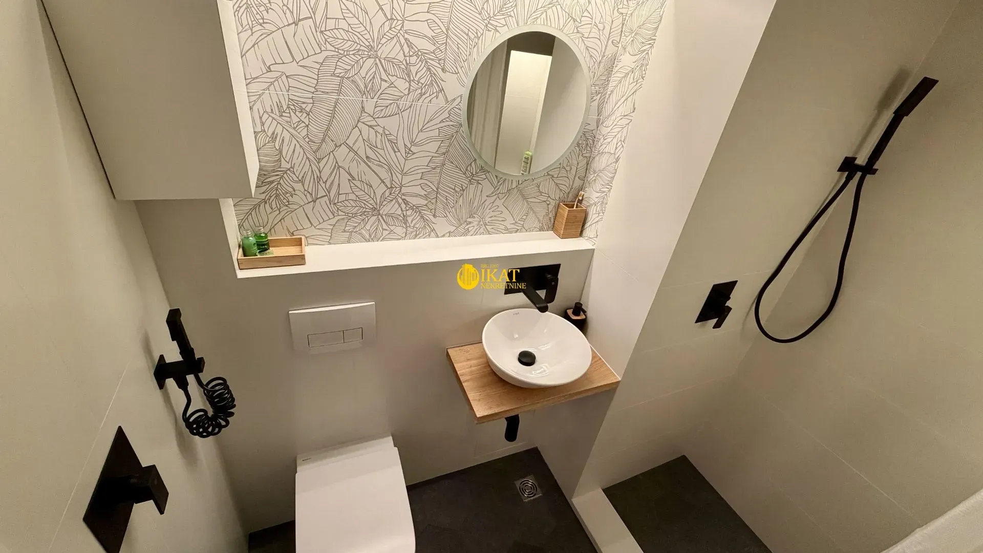 Prodaja, trosoban stan, 85m², Višnjička Banja, Palilula Sve Podlokacije