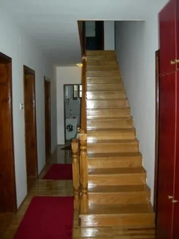Izdavanje, kuća, 300m², Savski Venac, Beograd