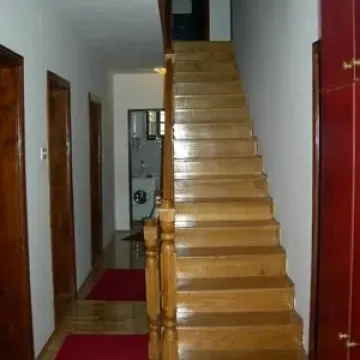 Izdavanje, kuća, 300m², Savski Venac, Beograd - image 14