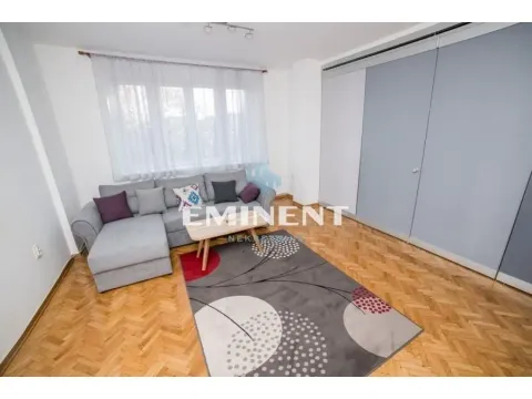 Izdavanje, trosoban stan, 96m², Stari Grad, Beograd - image 2
