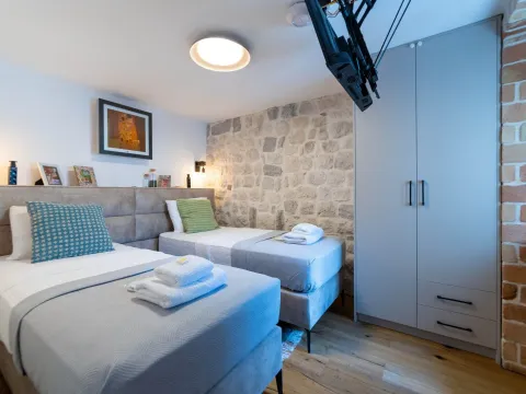 Prodaja, kuća, 183m², Muo, Kotor - image 20