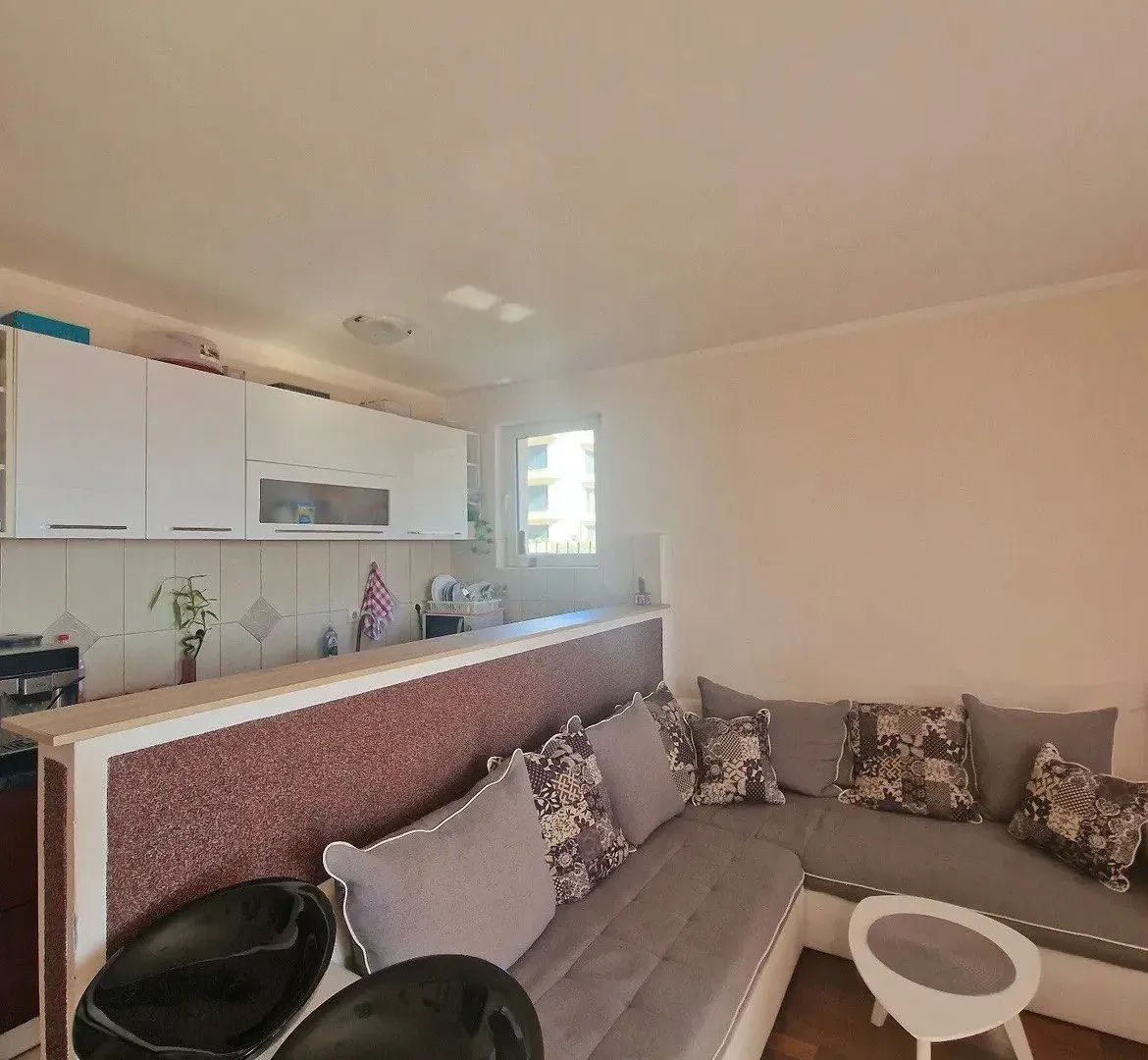 Sale, two bedroom apartment, 70m², Petrovac, Budva