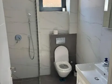Izdavanje, dvosoban stan, 66m², Zemun Gornji Grad, Zemun Sve Podlokacije - image 10