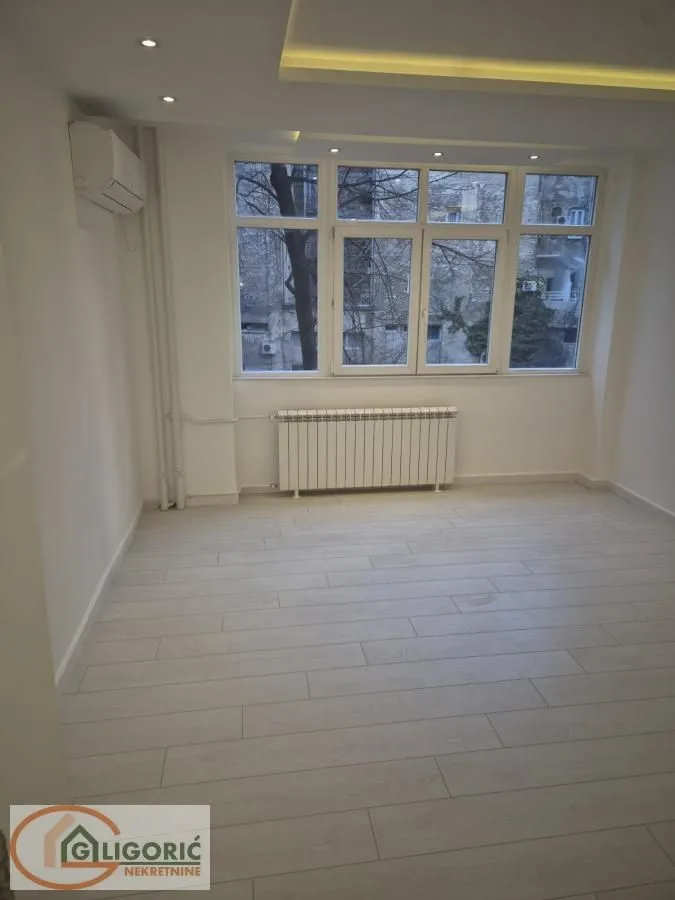 Prodaja, dvosoban stan, 60m², Stari Grad, Beograd