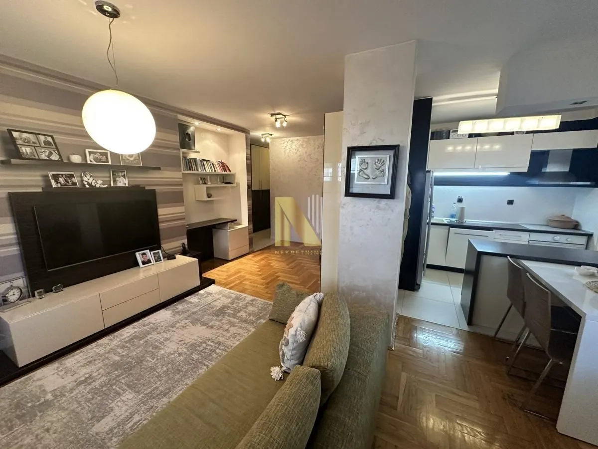 Prodaja, trosoban stan, 67m², Grbavica, Novi Sad Sve Podlokacije
