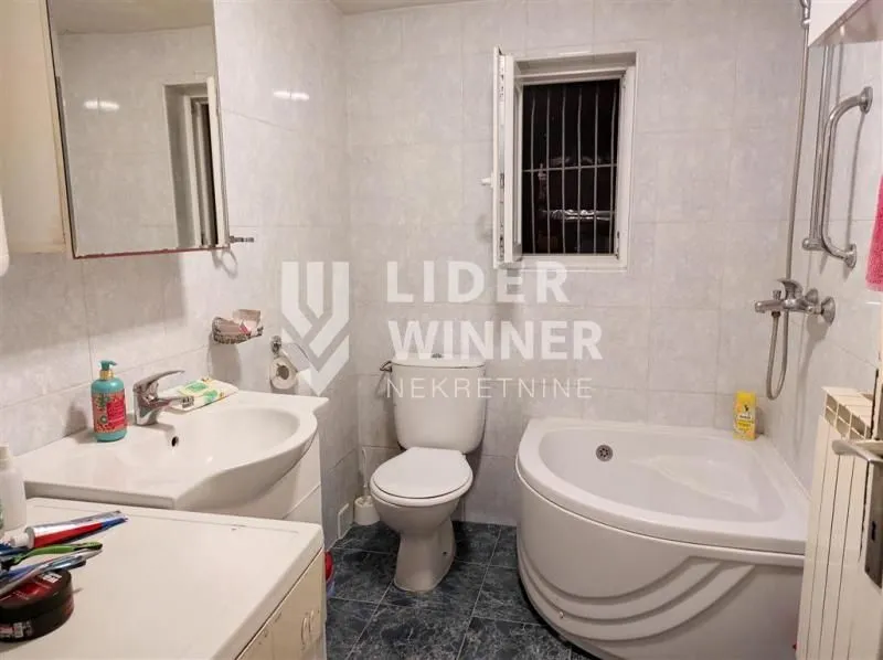 Sale, two bedroom apartment, 107m², Uciteljsko Naselje, Zvezdara Sve Podlokacije