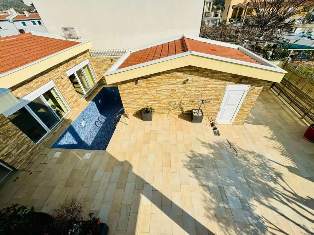 Sale, house, 290m², Bar, Crna Gora