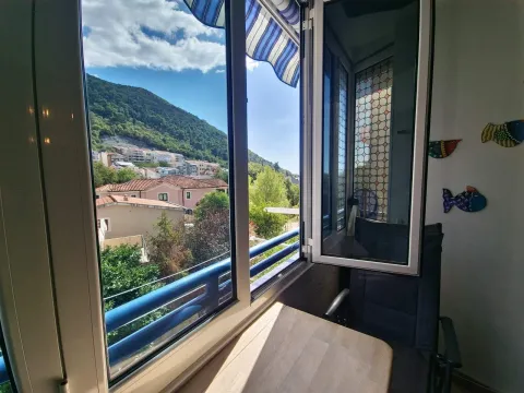 Izdavanje, garsonjera, 42m², Budva, Crna Gora