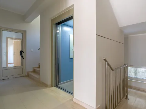 Prodaja, stan, 120m², Kotor, Crna Gora - image 19