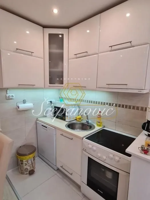 Prodaja, stan, 45m², Novo naselje, Novi Sad