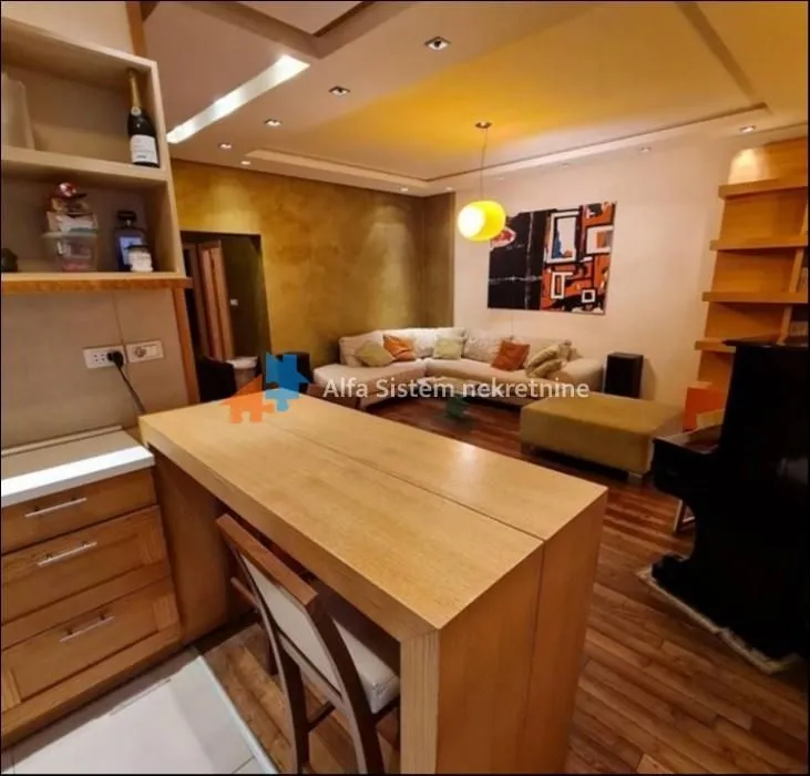 Rent, two bedroom apartment, 63m², Kalenić Pijaca, Vračar Sve Podlokacije