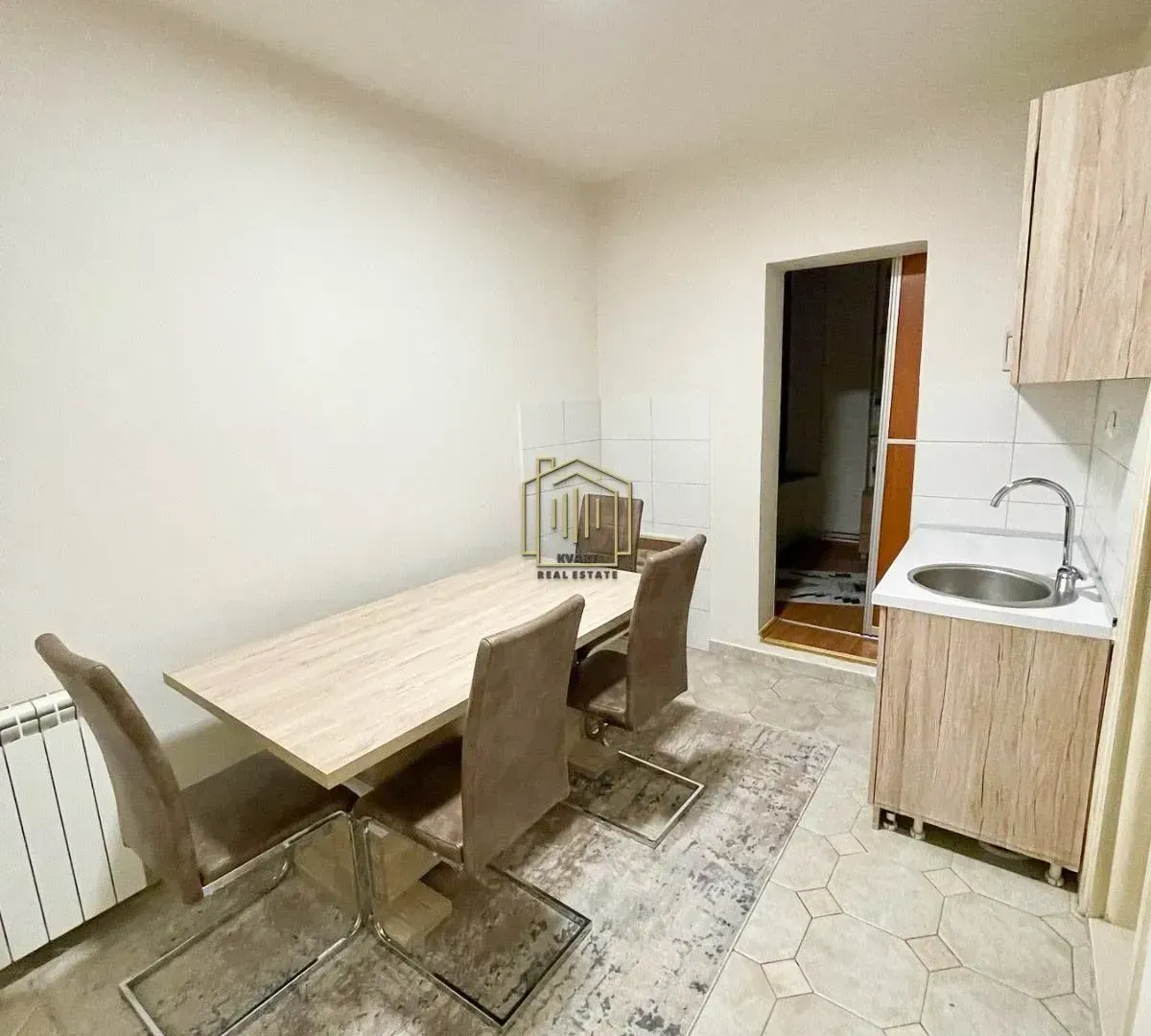Izdavanje, dvosoban stan, 80m², Zelenika, Podgorica