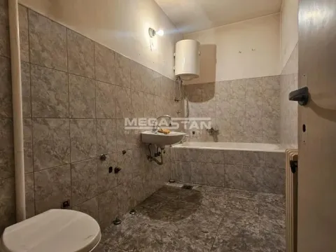 Sale, three bedroom apartment, 77m², Palilula Sve Podlokacije, Beograd - image 7
