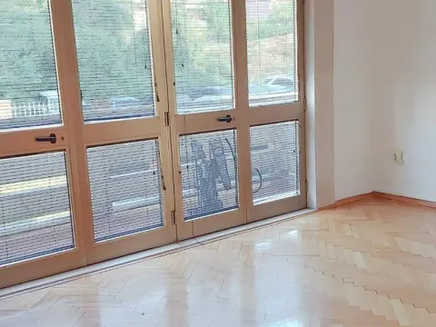 Izdavanje, kuća, 250m², Preko Morače, Podgorica - image 6