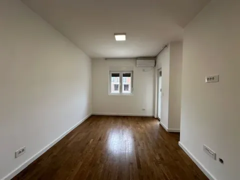 Izdavanje, dvosoban stan, 72m², Zagorič, Podgorica - image 3
