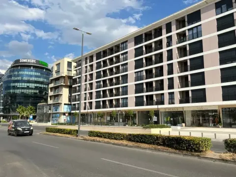 Izdavanje, dvosoban stan, 82m², Kod Capital Plaze, Podgorica