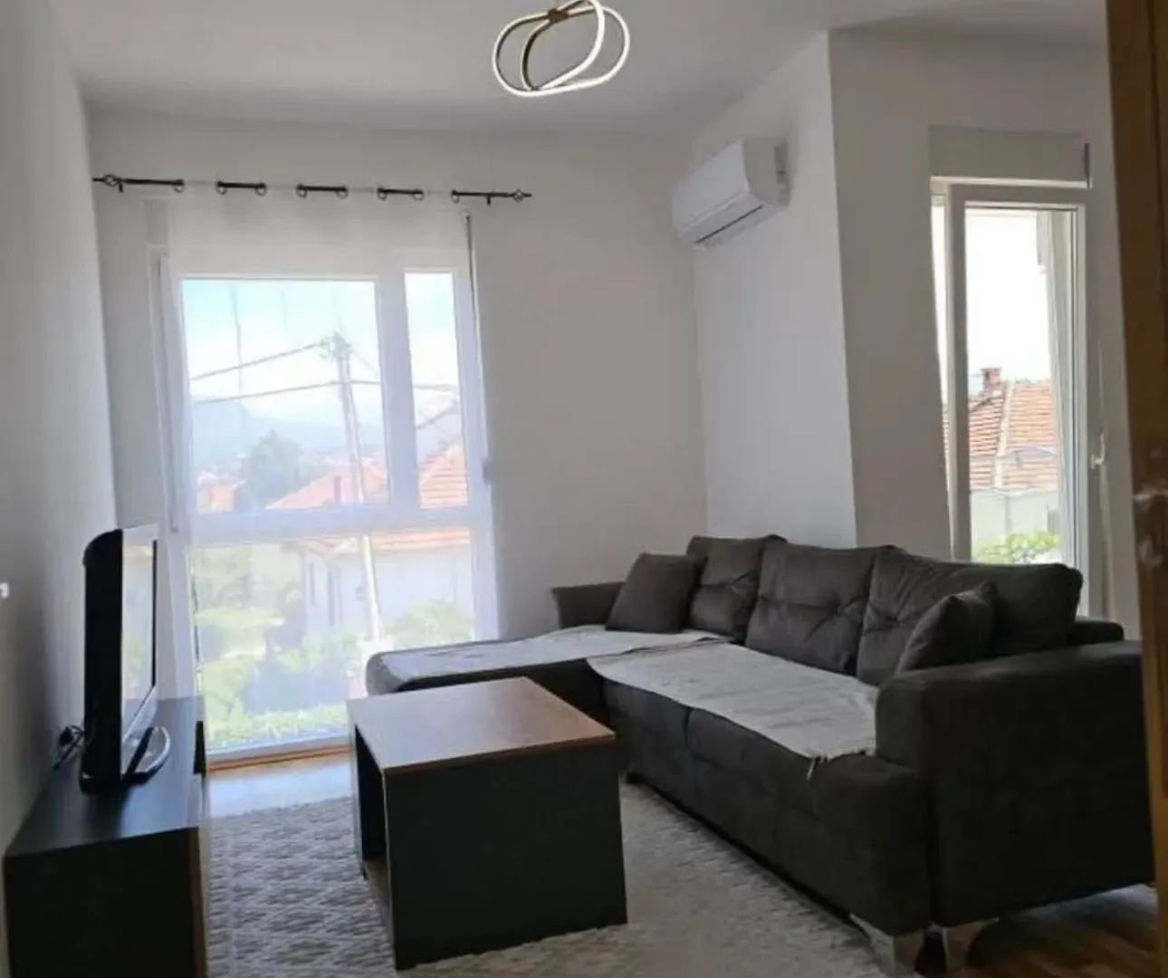 Rent, one bedroom apartment, 42m², Stari Aerodrom, Podgorica