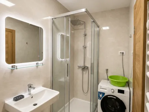 Izdavanje, jednosoban stan, 48m², New City, Podgorica - image 9